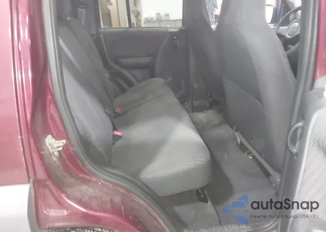 2002 Jeep Liberty Sport z USA, uszkodzony, nr VIN 1J4GL48KX2W141218